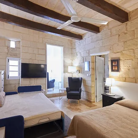 Casa San Carlo Valletta